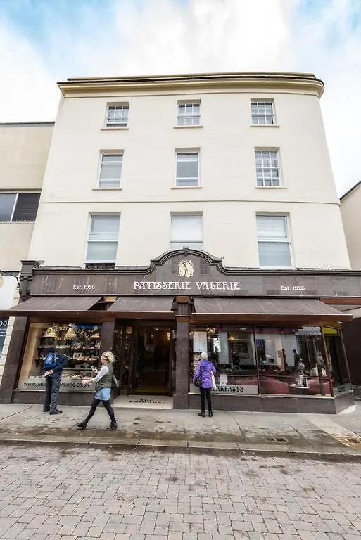 The Famous Apartments By Servicedlets Cheltenham