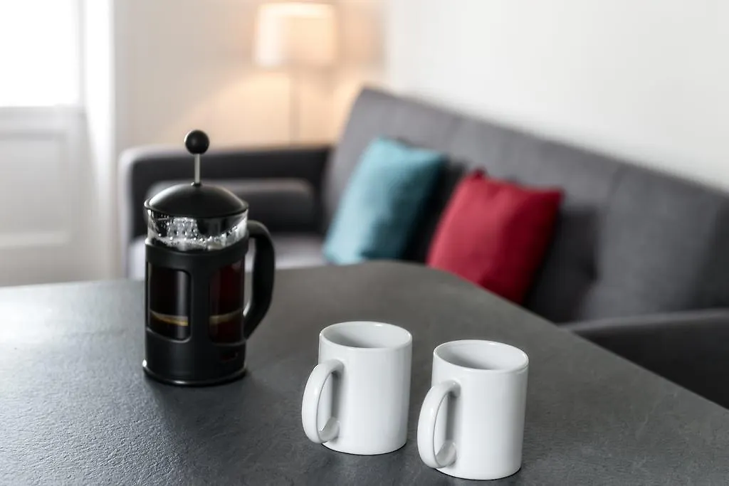 The Famous Apartments By Servicedlets Cheltenham United Kingdom