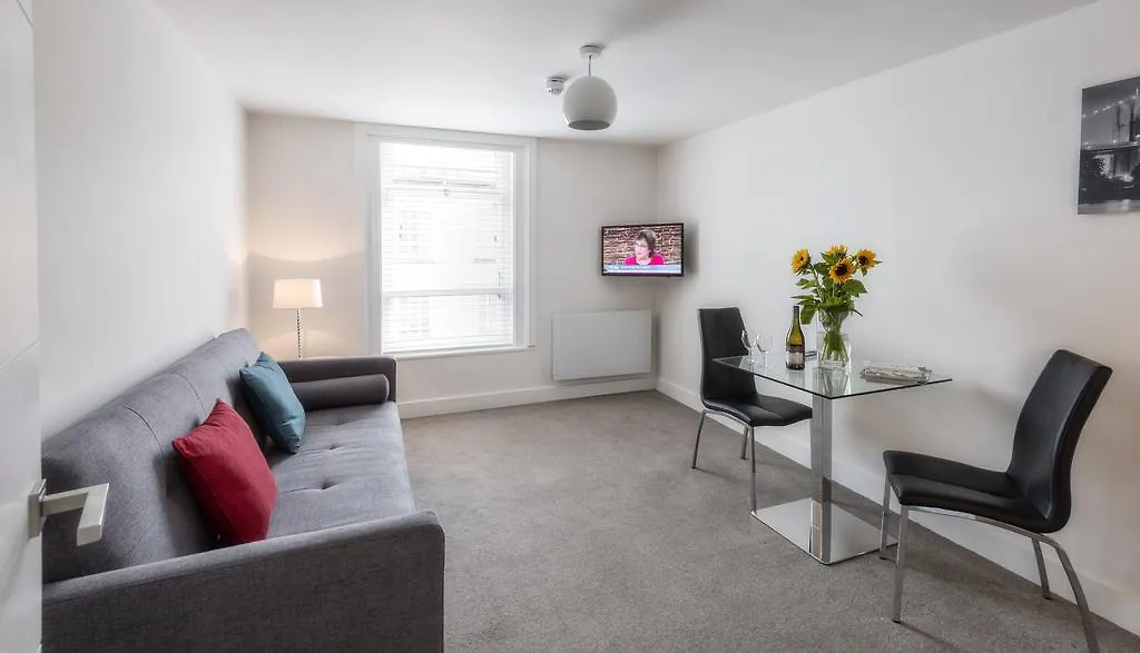 The Famous Apartments By Servicedlets Cheltenham United Kingdom