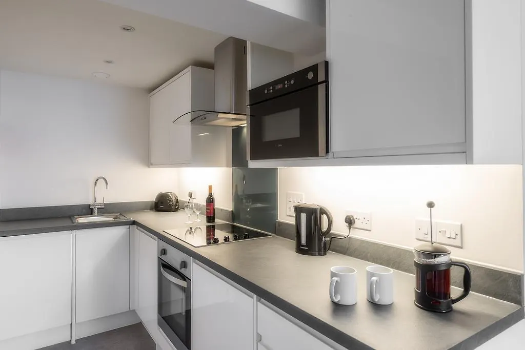 The Famous Apartments By Servicedlets Cheltenham